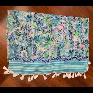 Lilly Resort Scarf print in Lilly’s House Resort.